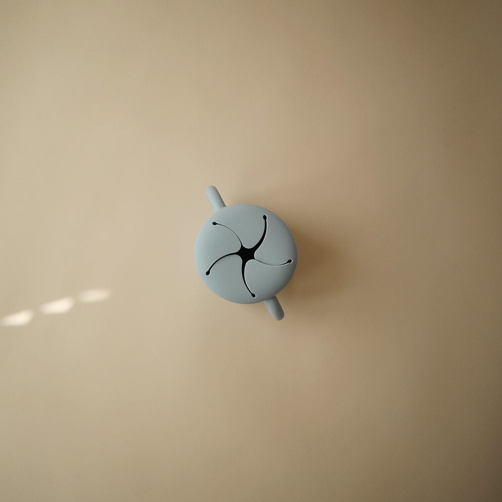 Mushie® Silikonska posodica za prigrizke Powder Blue Mushie