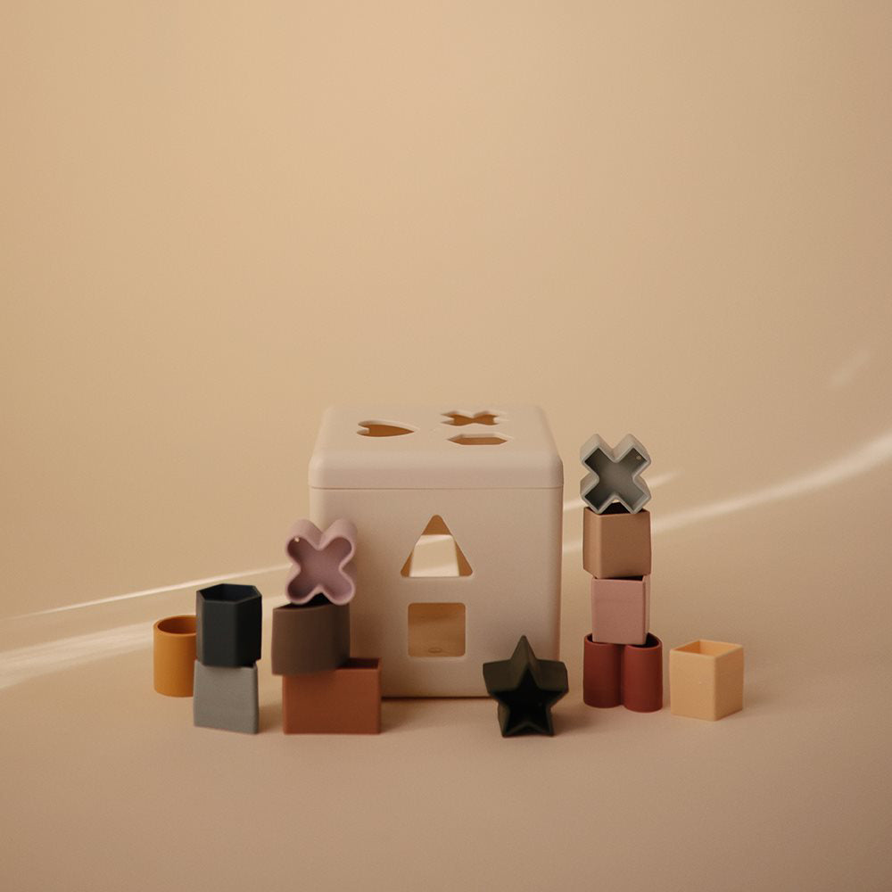 Mushie® Kocka za razvrščanje oblik Mushie