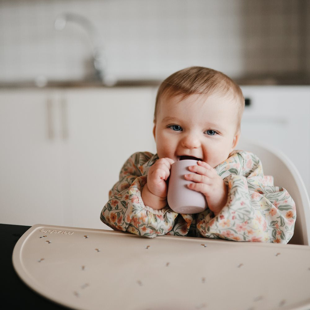 Mushie® Silikonski kozarček MINI Sippy Cup Blush Mushie