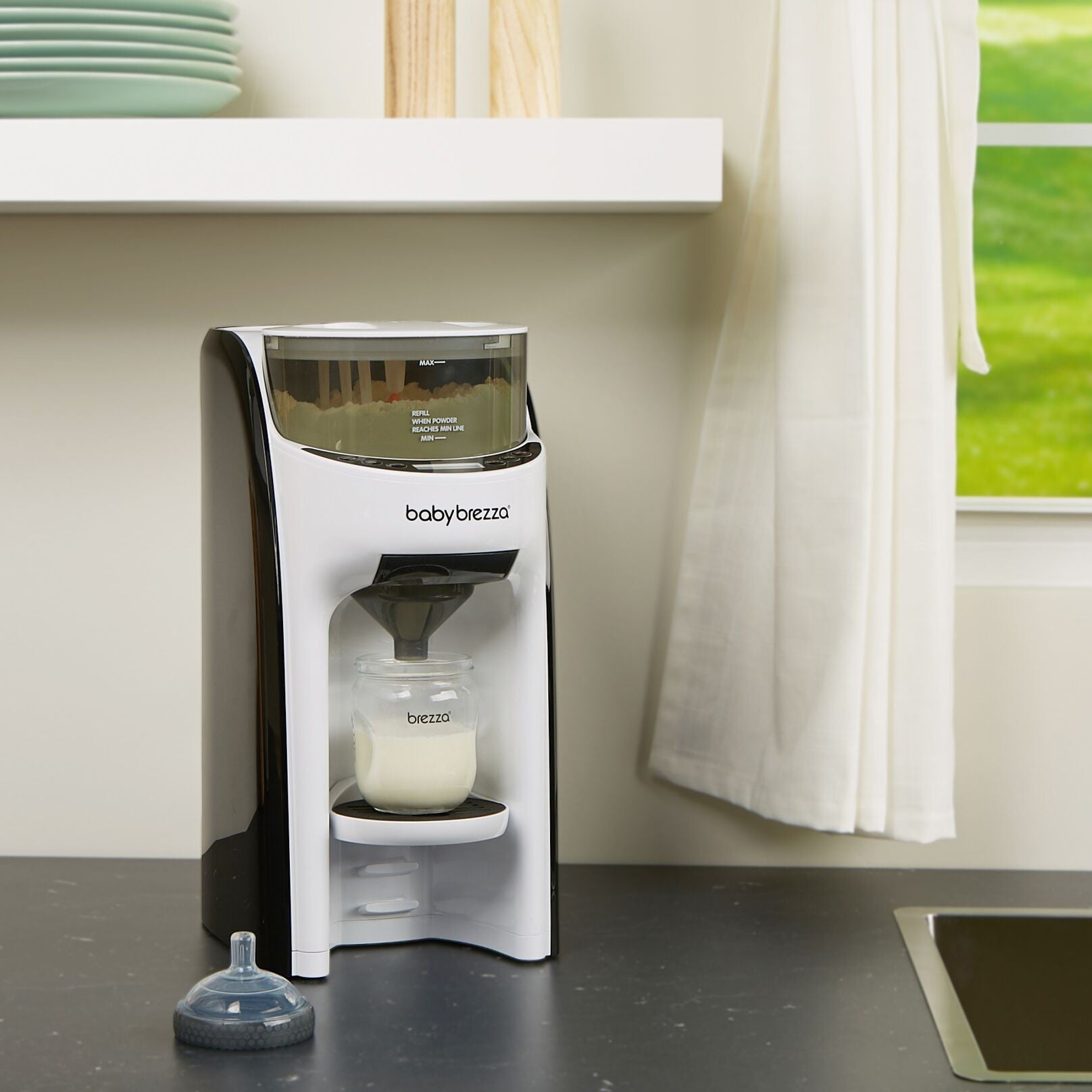 Baby Brezza® Aparat za pripravo adaptiranega mleka Pro Advanced Black Baby Brezza