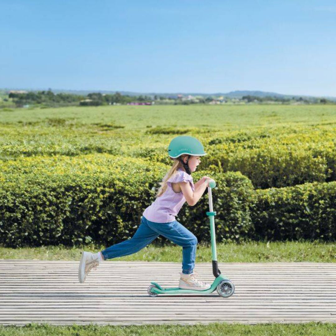 Globber® Otroški skiro s svetlečimi kolesi Primo Mint Globber