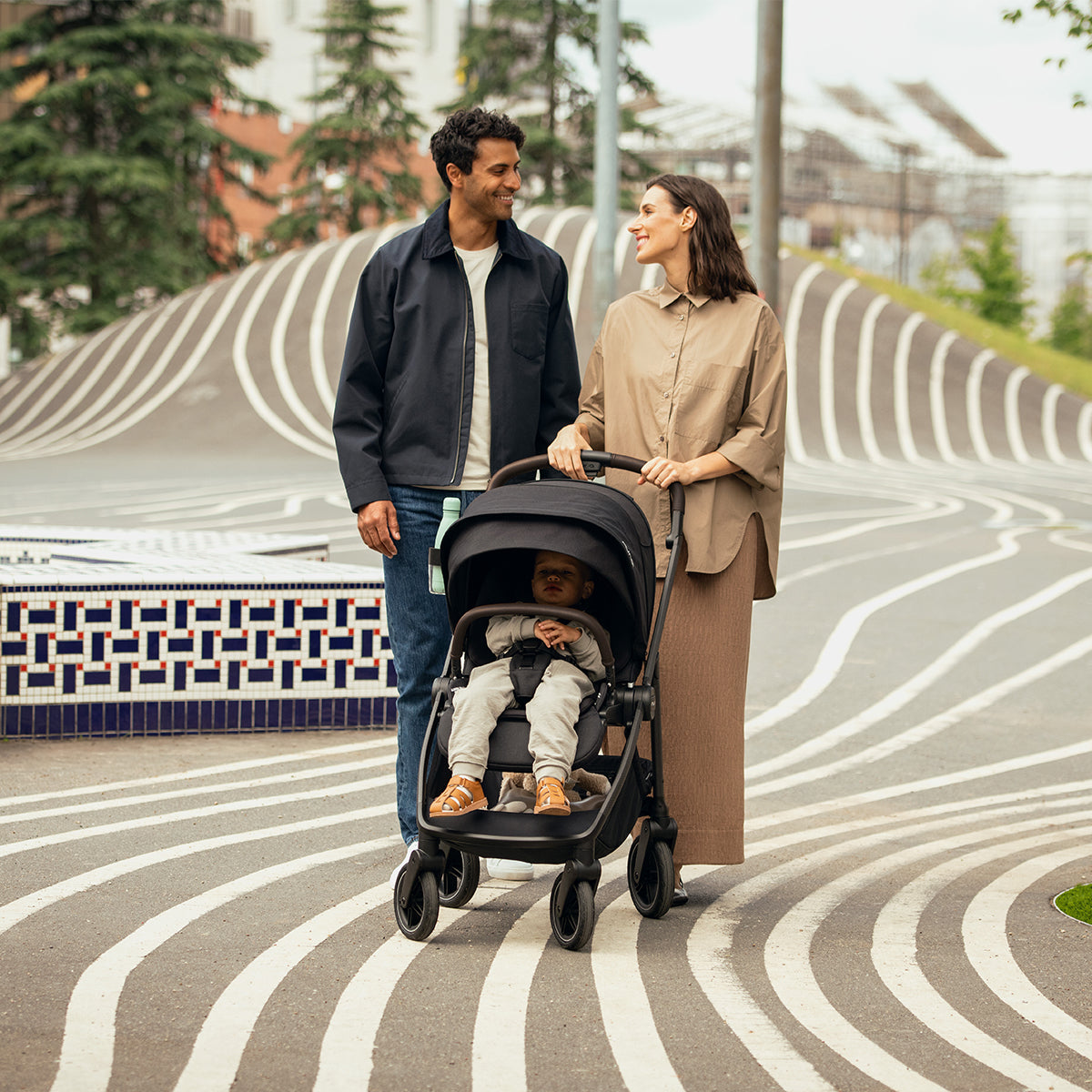 Nuna® Otroški voziček Swiv™ Biscotti Nuna