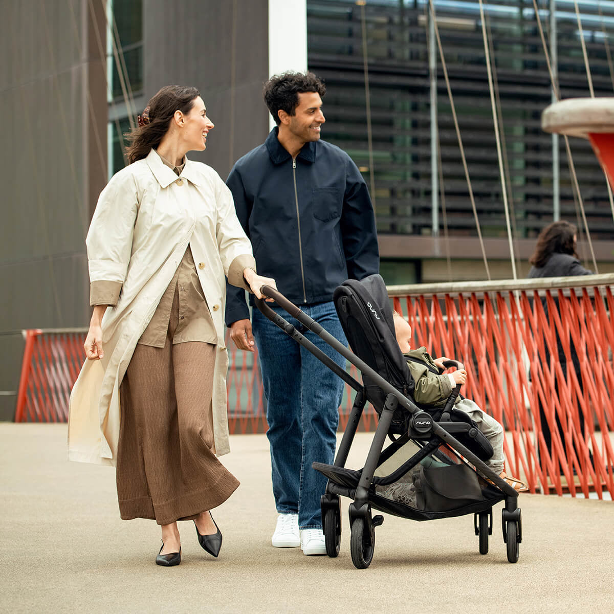 Nuna® Otroški voziček Swiv™ Biscotti Nuna