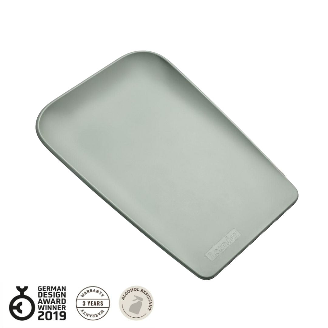 Leander® Previjalna podloga Matty MINI Sage green Leander