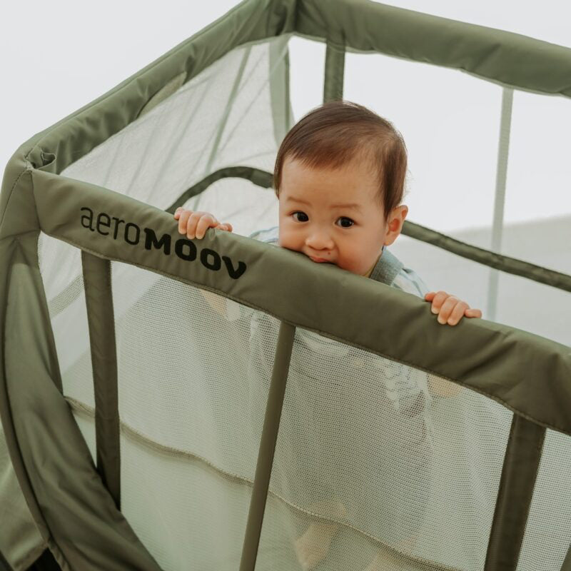 AeroMoov® Prenosna posteljica Green Moss AeroMoov