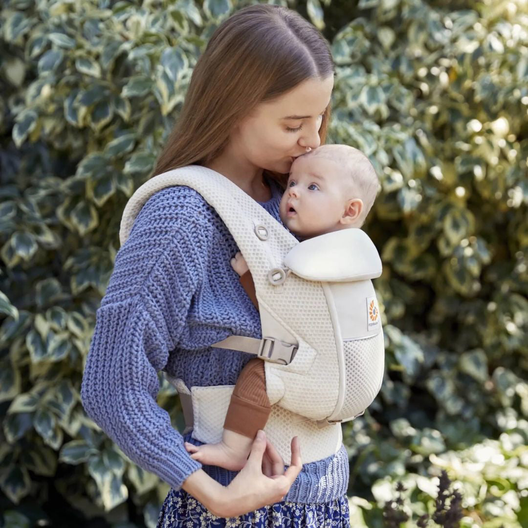 Ergobaby® Nosilka Adapt Soft Flex Mesh Natural Beige Ergobaby